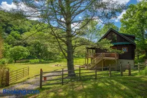 Cabin on the New River with Easy Steps to the River,Hot Tub, Fire Pit - Image 5