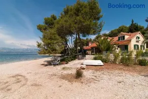 Exclusive Beachfront Villa with Pool for 8 at Island Brač - Image 2