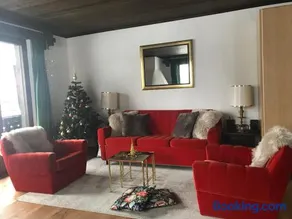 TOP LOCATION - Klosters center - 130m distance to ski lift Parsenn Gotschnabahn and railway station Klosters Platz - direct connection to Davos - Image 1