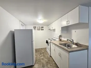 Modern 1BR at Downtown - Image 5