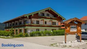 Aparthotel Chiemgaufuchs - CHIEMGAUKARTE - Image 1