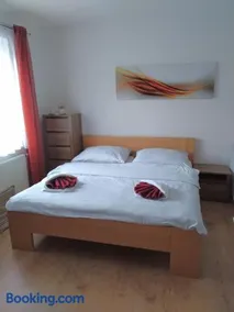 Bílé domky - Image 1