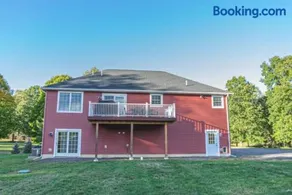 Luxury 4BR Home With Mountain Views - Image 3