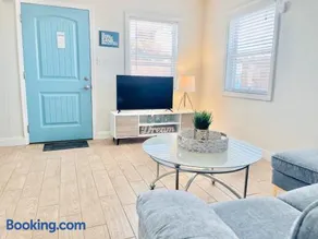Cozy Beach Cottage - Image 2