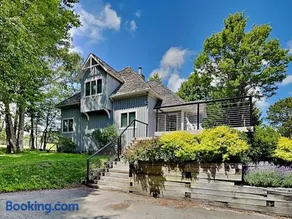 Main Street Retreat - Image 1