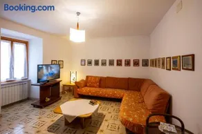 Francesca's House, Ceto Ospitar - Image 1