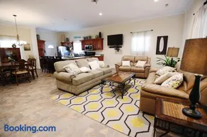 In the HEART of Knoxville3BR 2BA Sleeps 10 - Image 1