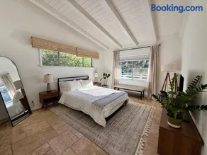 Hillside Hideaway - Private Woodland Hills Canyon Suite - Image 2