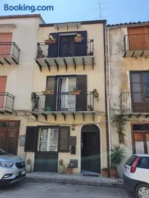 casa Ennio by Villa Paola Ciminna - Image 1