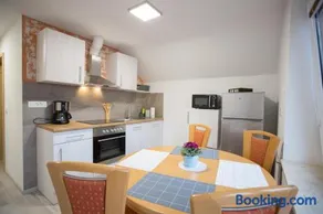 APARTMAJI HUBI - Image 1