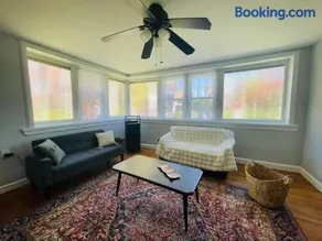 Charming 2BR Cottage House in Elkins Park - Image 3
