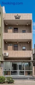 crown house - Image 2
