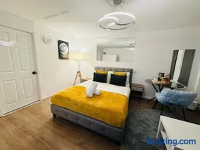 Opulent Retreat - Image 2