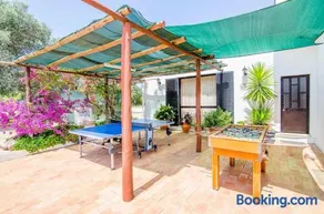 Elegant Villa in Loulé with Private Pool - Image 3