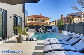 Villa Orion - Private Heated Pool, Sauna & Jacuzzi - Image 2