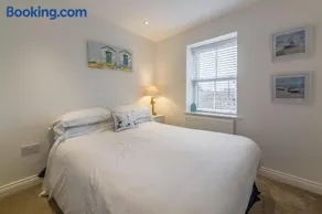 Blossom Cottage 4 - Image 4