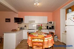 Maison de vacances avec 3 chambres à Sauviat et terrasse - Image 2