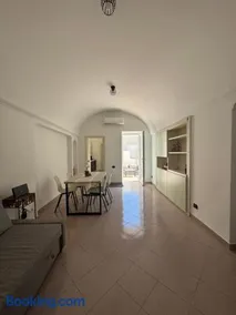 Dietro la Piazzetta - Image 1