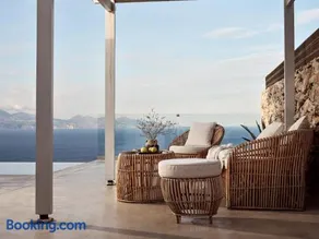 Akron Luxury Suites - Image 3