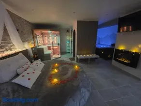 Suite Spa Privatif près de Provins Jacuzzi Sauna - Image 2