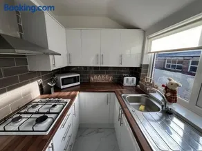 A great place to stay-2 Bedroom House - Image 4