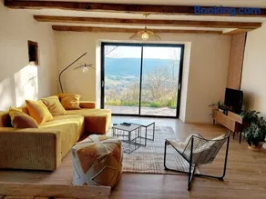 Grange rénovée avec vue dans village paisible - Image 2
