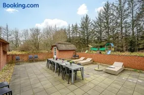 Large Pool House With Beach Volleyball - 2000 - Image 4
