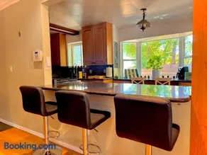 West LA - Family House & Private Yard - 10 mins from LAX & Beach - Image 5