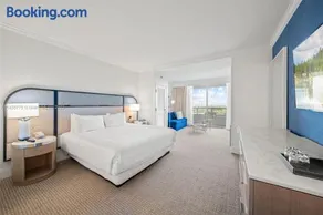 Fontainebleau Miami Beach Junior Suite - Image 2