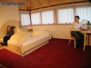 Hotel Laerchenhain - Image 4
