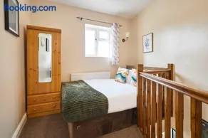 Host & Stay - Queens Road - Image 3