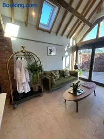 Luxury private FARM BARN, Airport, NEC - Image 3