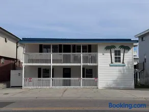 Marvelous 7-bedroom House in North Myrtle Beach Cherry Grove 2nd Row - Image 2