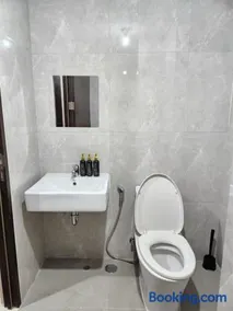Studio Cozy Apartemen South Surabaya at Wonokromo - Image 4