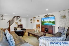 Gateway to the Hamptons in Mastic Beach - Image 5