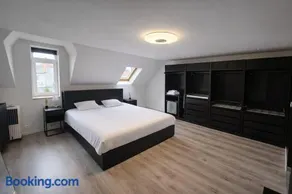 Luxury Triplex Stylish 2BR Apartment in Brussels - Image 2