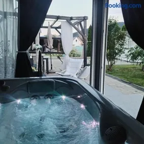 ForRest Spa Apartment - Private Jacuzzi & Sauna - Image 1
