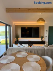 Sol 2 Lake House Snagov - 30 Mins to Bucharest - Slow Living - Image 3