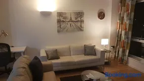 Marco Island -Very Spacious City Centre 1 Bedroom Apartment - Image 4