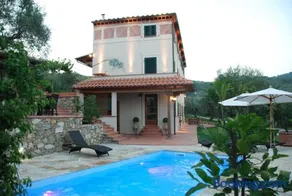 Il Riccio-casale panoramico con piscina in Versilia - Image 2