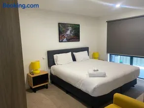 Superior & Luxe 2BR Apartment Villas Al Fresco Patio Free Parking & WIFI - Image 3
