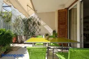 Comfortable garden Apt near Vouliagmeni beach - Image 2
