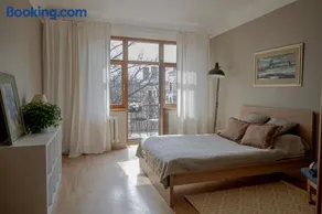 Sunny Apartment in the Art Nouveau District with Balcony - Image 1