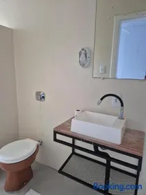 Eduardos Hotel - Image 2