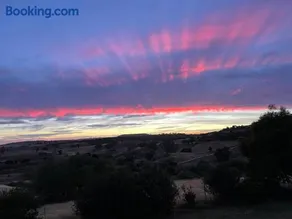 Peaceful FarmHouse stay next to Bacchus Marsh Town - Image 3