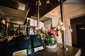 Bello Lounge - Image 1