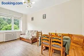 Francis Home with Balcony and Parking - Happy Rentals - Image 1