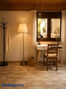 Small Villa Gerani - Image 5