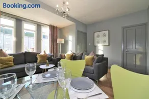 Signature - Burnbank House - Image 3