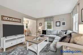 Family-Friendly Home Near Beach with Fenced Yard , Fire Pit, Three Bedroom Plus Office make for Four Unique Sleeping Spaces, Pocasset Home Perfect for Families, Host up to 7, 24 Hr Hospitality - Image 3